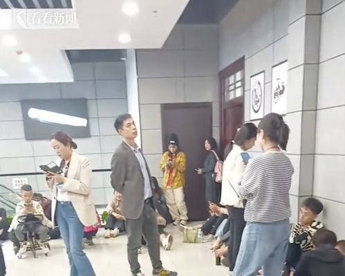 旅游團(tuán)被關(guān)商店不購物不讓走，西安旅行社回應(yīng)引發(fā)爭(zhēng)議